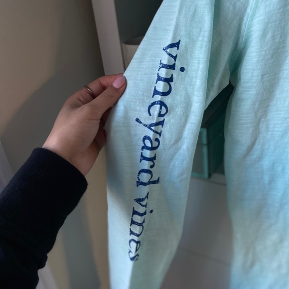 Vineyard Vines Lightweight Sweater - Picture 6 of 9